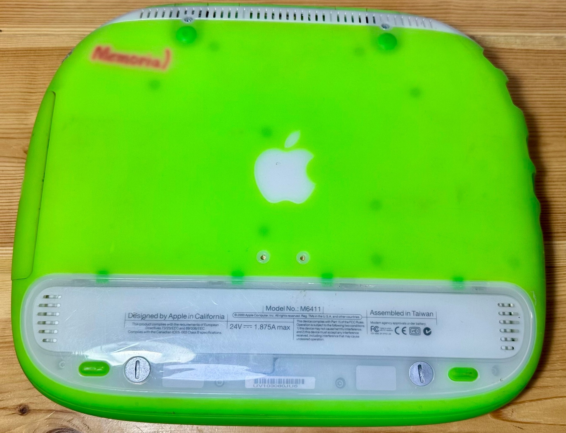 Apple iBook G3 Clamshell (Key Lime) 3