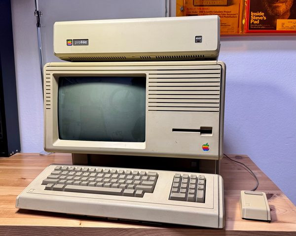 Apple Lisa 2 (Early Serial, converted from Lisa 1)