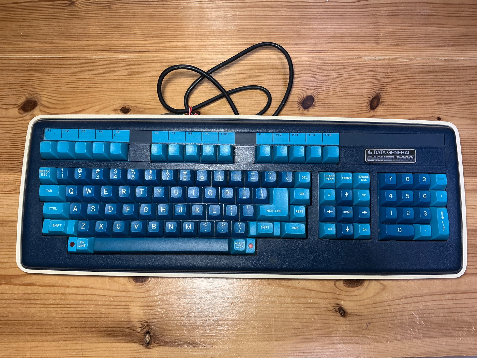 Data General Dasher D200 Keyboard 1