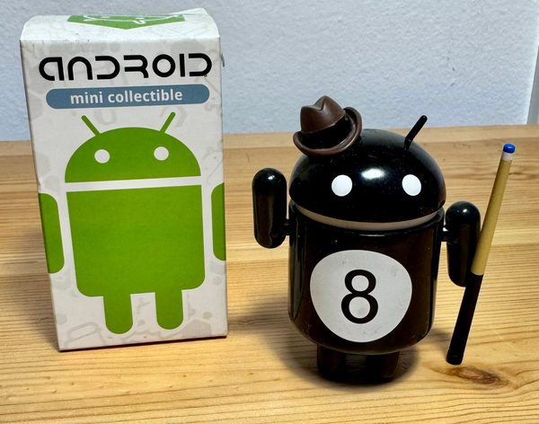 Android Mini Collectible Magic 8 Ball Figure