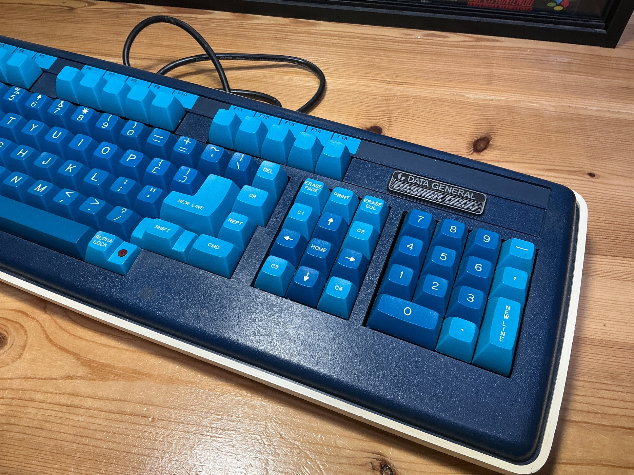 Data General Dasher D200 Keyboard 3