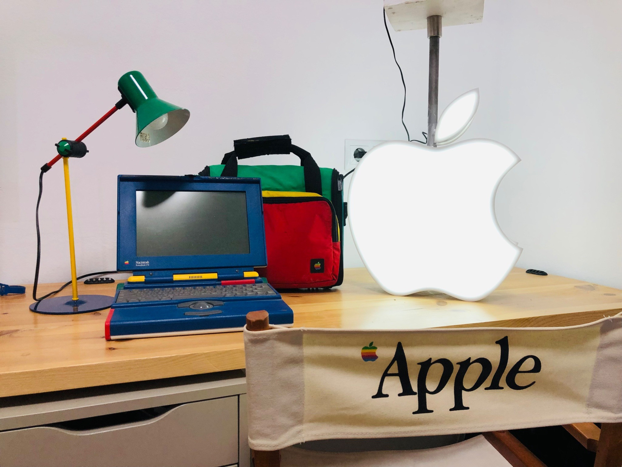 Macintosh PowerBook JLPGA 170 and Apple Sign