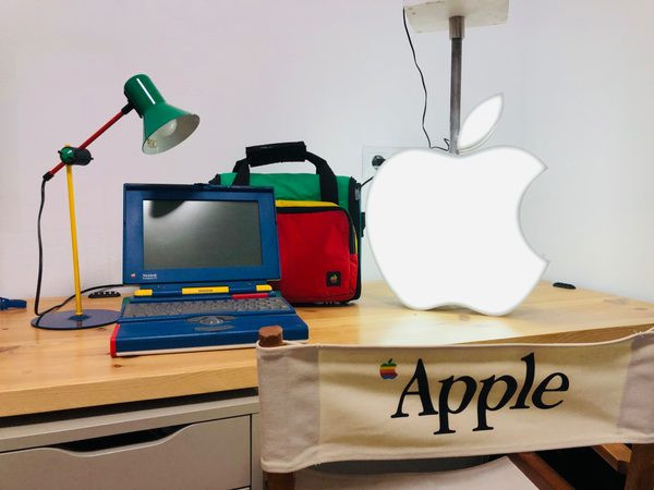 Macintosh PowerBook JLPGA 170 and Apple Sign