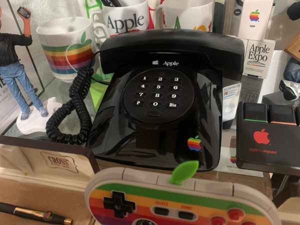 Apple Brondi Telephone