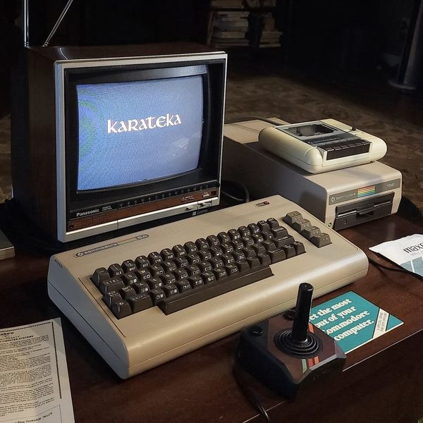Commodore 64 Home Computer